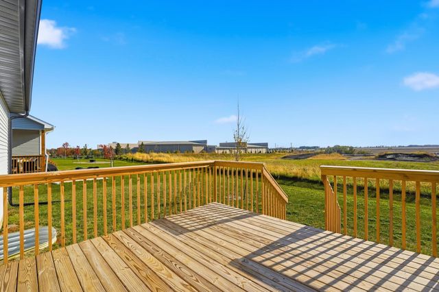 1060 Gray Avenue, Waukee, IA 50263