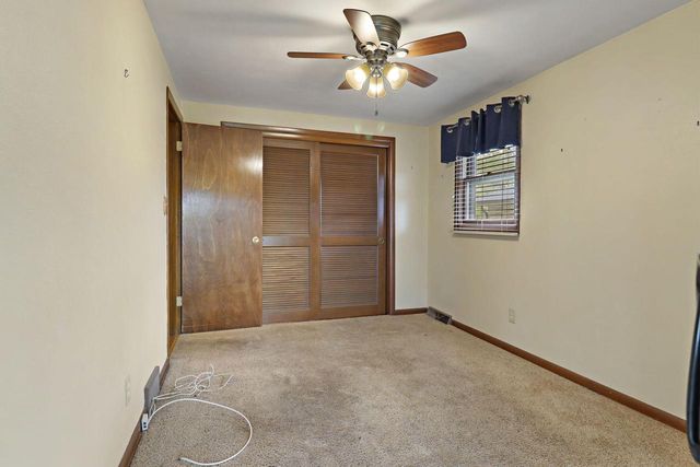5025 Harrison ROAD, Kenosha, WI 53142