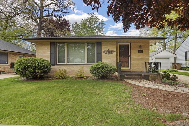5025 Harrison ROAD, Kenosha, WI 53142
