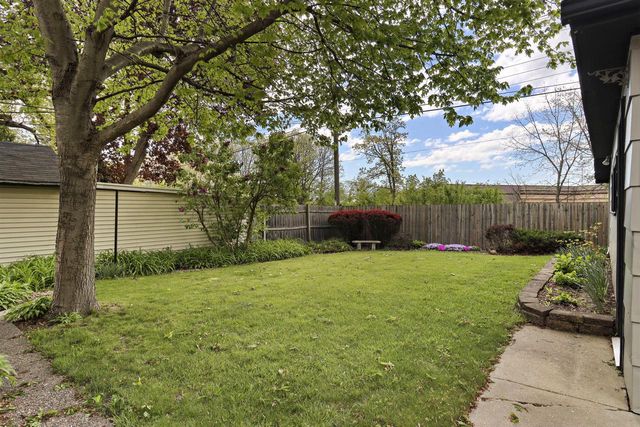 5025 Harrison ROAD, Kenosha, WI 53142