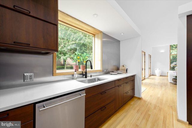 2500 BUCKELEW DR, Falls Church, VA 22046
