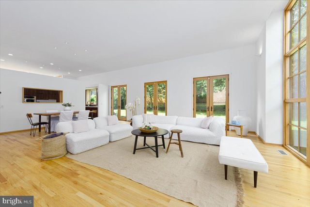 2500 BUCKELEW DR, Falls Church, VA 22046