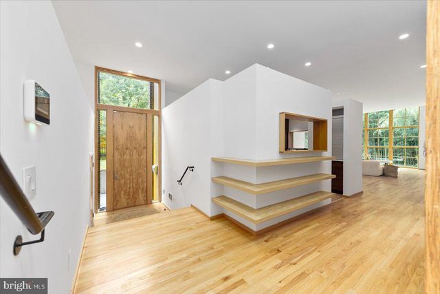 2500 BUCKELEW DR, Falls Church, VA 22046