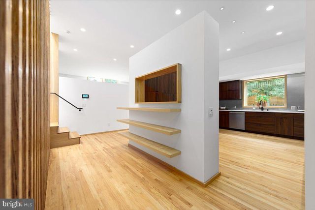 2500 BUCKELEW DR, Falls Church, VA 22046