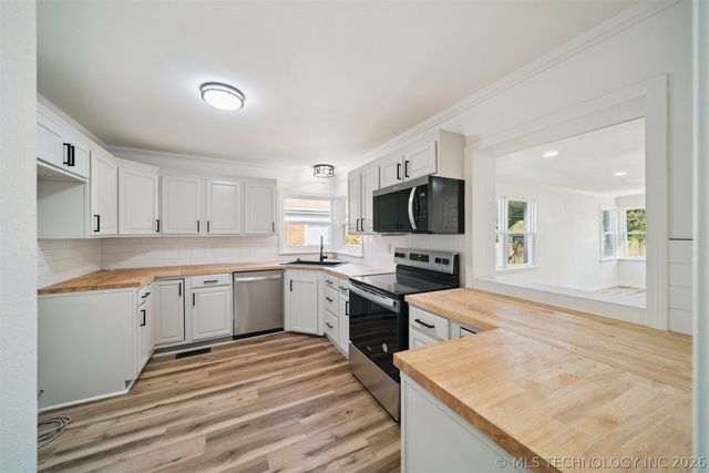 559 S Sandusky Avenue, Tulsa, OK 74112