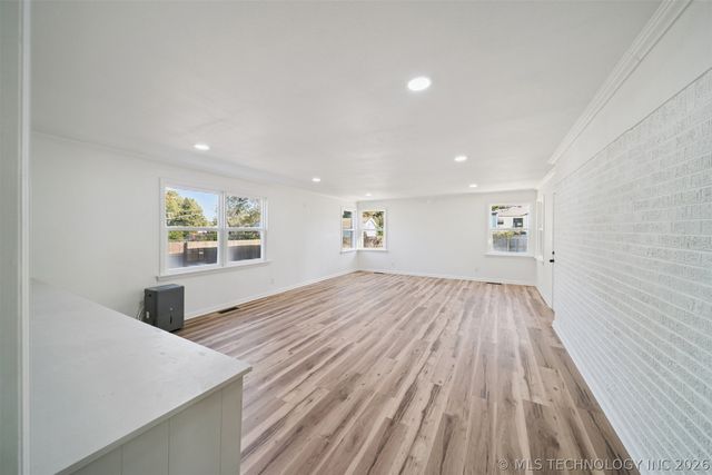 559 S Sandusky Avenue, Tulsa, OK 74112