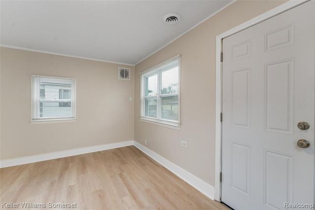 24646 Tuscany Avenue, Eastpointe, MI 48021