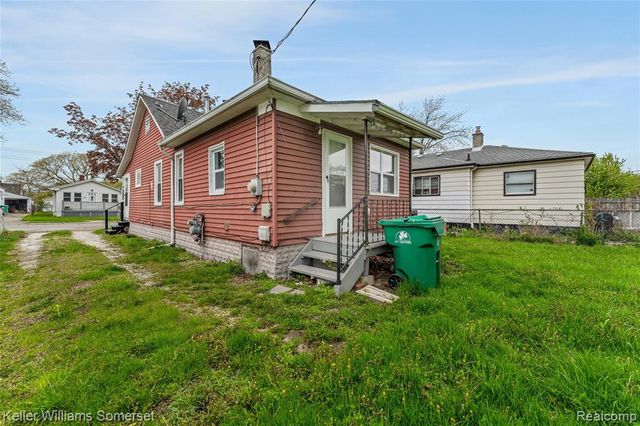 24646 Tuscany Avenue, Eastpointe, MI 48021