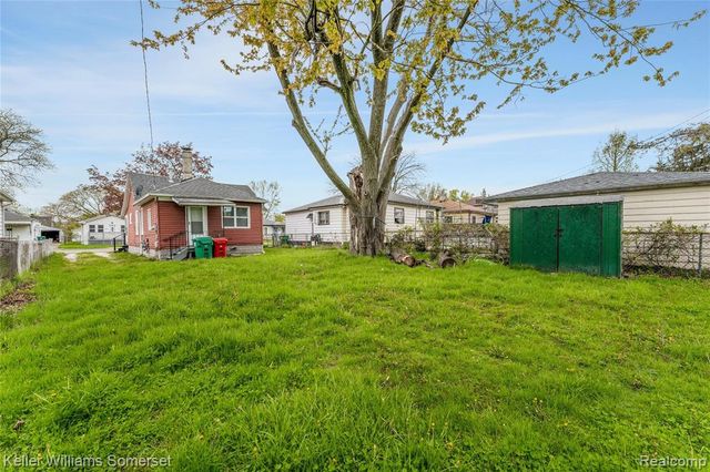 24646 Tuscany Avenue, Eastpointe, MI 48021