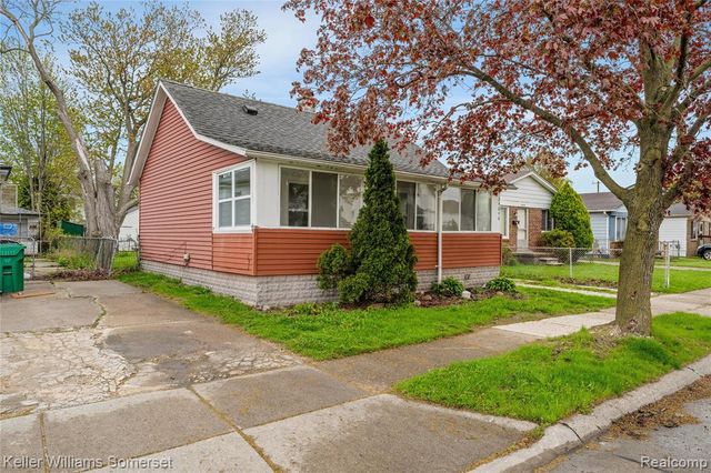 24646 Tuscany Avenue, Eastpointe, MI 48021