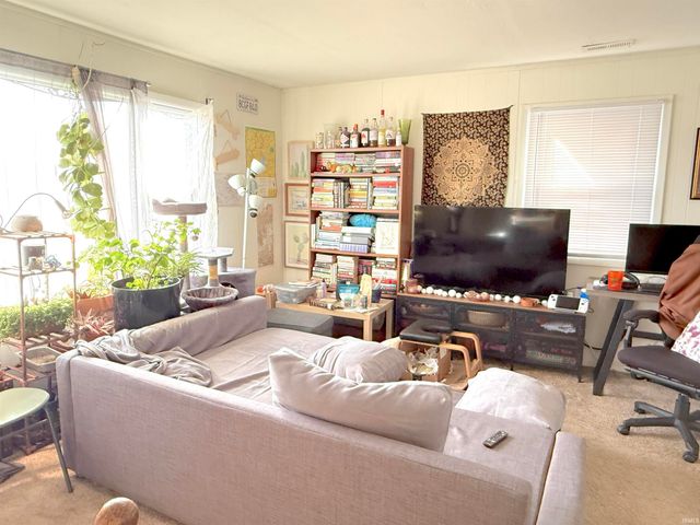 620 W 8th Street, Bloomington, IN 47404