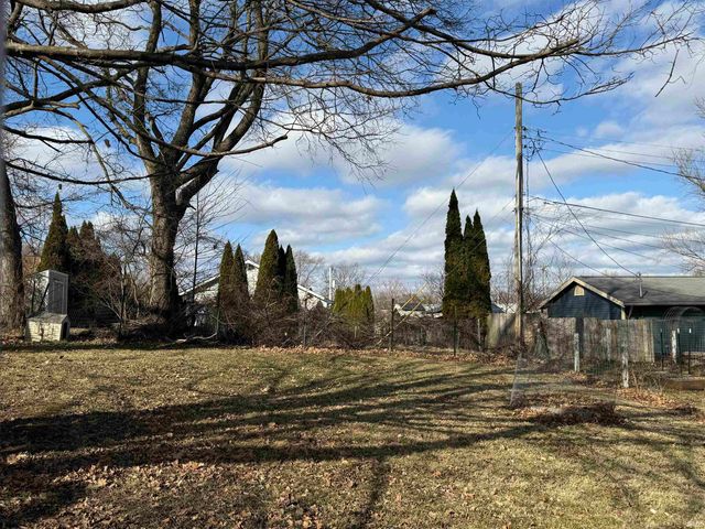 620 W 8th Street, Bloomington, IN 47404