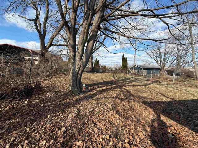 620 W 8th Street, Bloomington, IN 47404