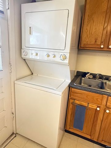 620 W 8th Street, Bloomington, IN 47404