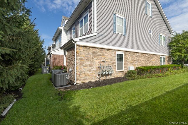 54 Barley Lane 54L, Patchogue, NY 11772