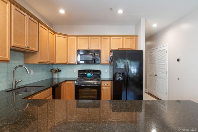 54 Barley Lane 54L, Patchogue, NY 11772