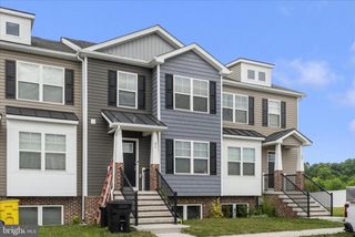 31 MOSES DR, Martinsburg, WV 25405