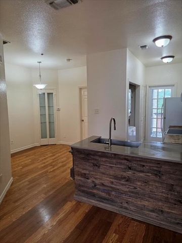 4800 W Lovers Lane 512, Dallas, TX 75209
