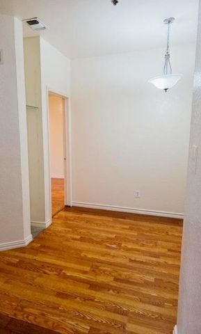 4800 W Lovers Lane 512, Dallas, TX 75209