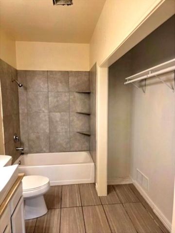 4800 W Lovers Lane 512, Dallas, TX 75209