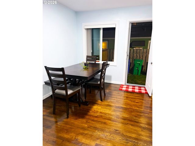 8647 Ne SCHUYLER St, Portland, OR 97220