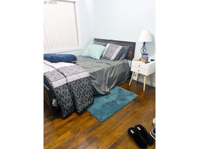 8647 Ne SCHUYLER St, Portland, OR 97220