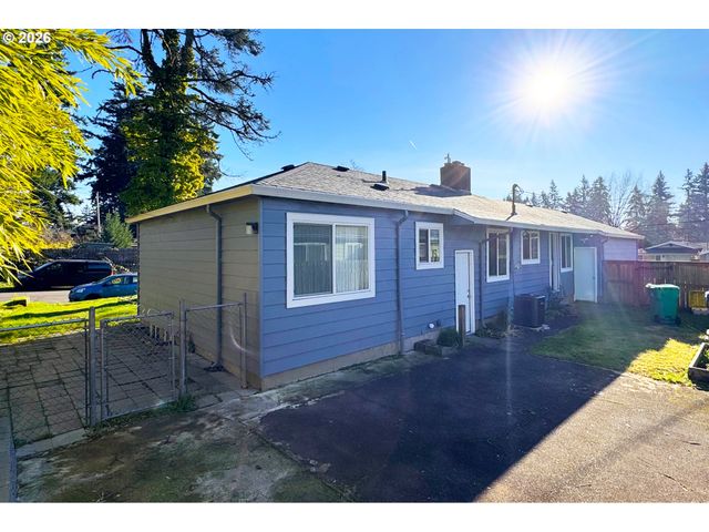 8647 Ne SCHUYLER St, Portland, OR 97220