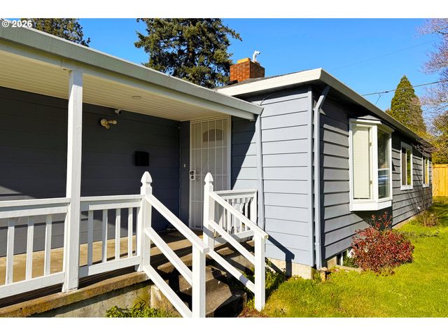 8647 Ne SCHUYLER St, Portland, OR 97220