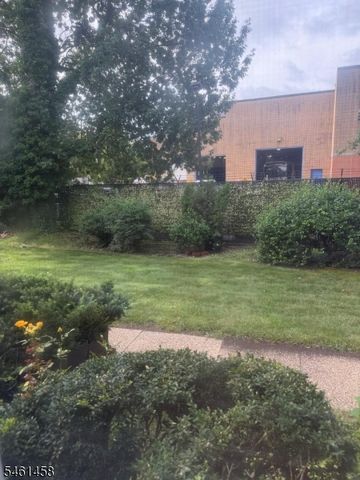 34 Meadowbrook Pl, Maplewood Twp., NJ 07040