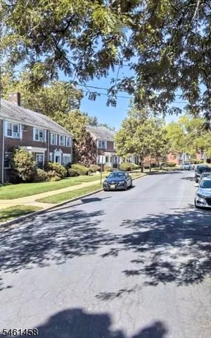34 Meadowbrook Pl, Maplewood Twp., NJ 07040
