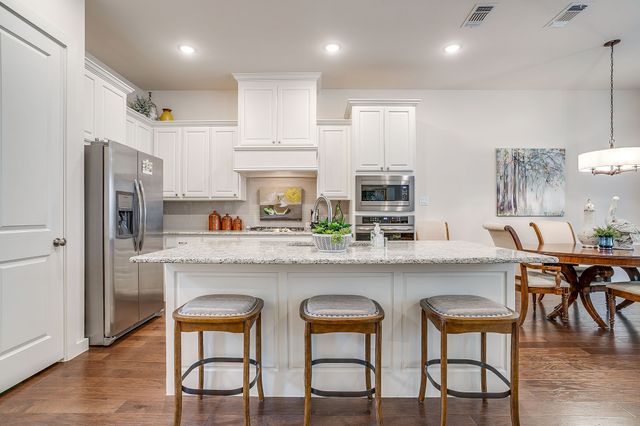 8718 Mangham Street, North Richland Hills, TX 76180