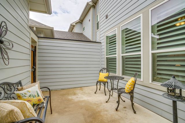 8718 Mangham Street, North Richland Hills, TX 76180