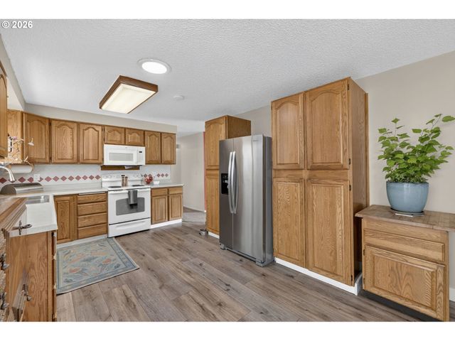 5963 SHAW Hwy, Aumsville, OR 97325