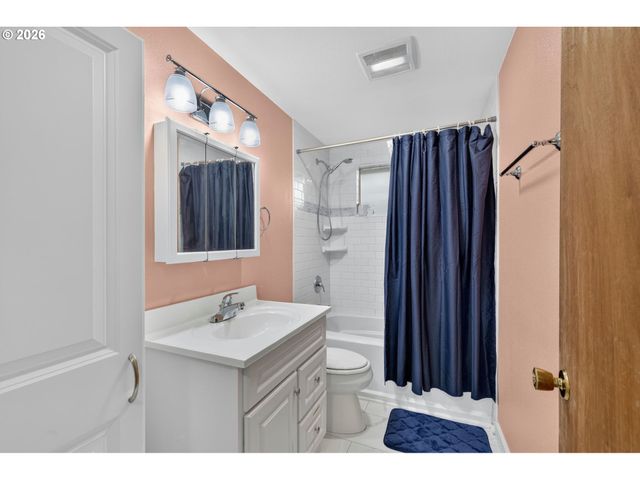 5963 SHAW Hwy, Aumsville, OR 97325