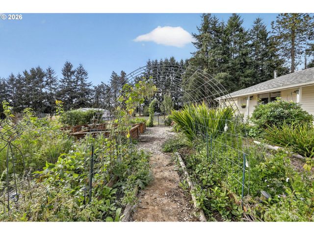 5963 SHAW Hwy, Aumsville, OR 97325