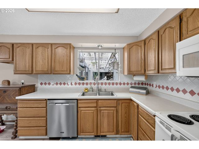 5963 SHAW Hwy, Aumsville, OR 97325