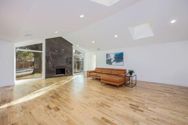 4048 Allencrest Lane, Dallas, TX 75244