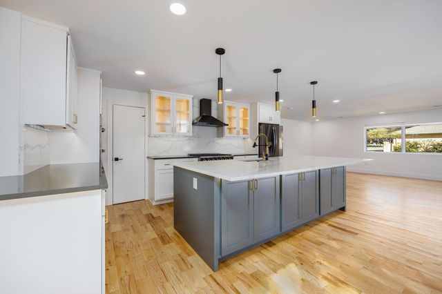 4048 Allencrest Lane, Dallas, TX 75244