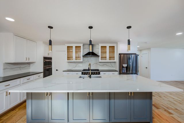 4048 Allencrest Lane, Dallas, TX 75244