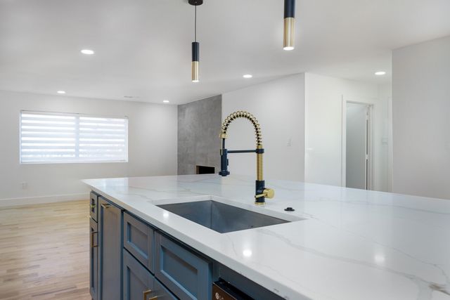 4048 Allencrest Lane, Dallas, TX 75244