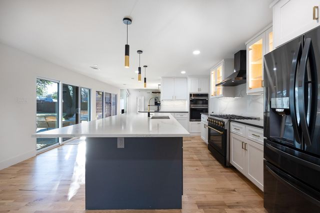 4048 Allencrest Lane, Dallas, TX 75244