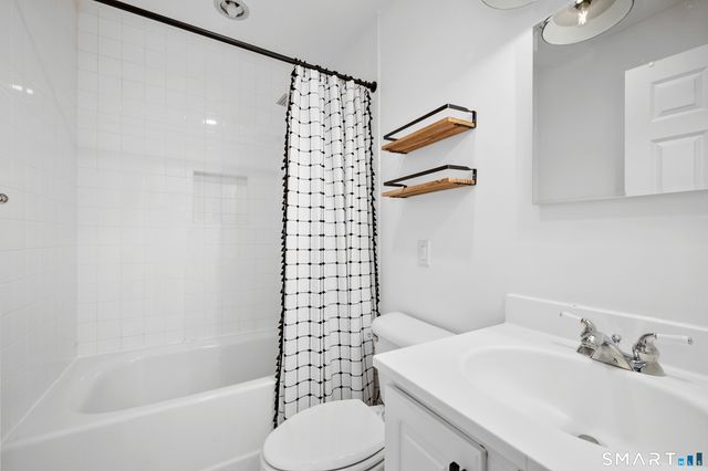160 Glenbrook Road 2B, Stamford, CT 06902