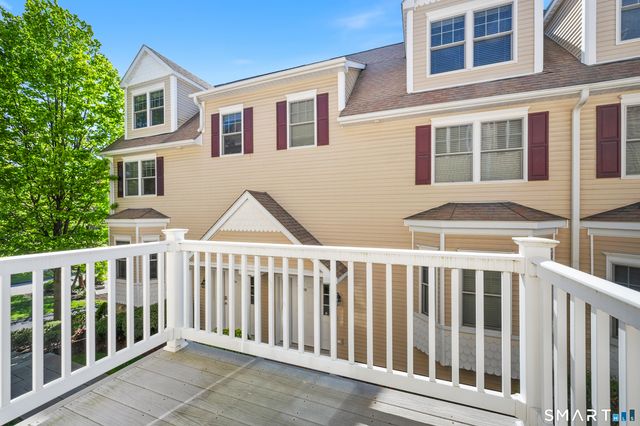 160 Glenbrook Road 2B, Stamford, CT 06902