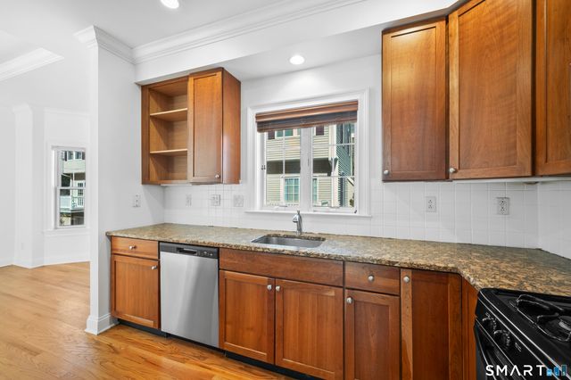 160 Glenbrook Road 2B, Stamford, CT 06902