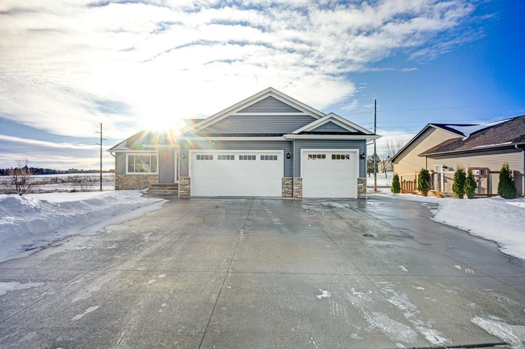 11411 Latham Lane, Chisago City, MN 55013