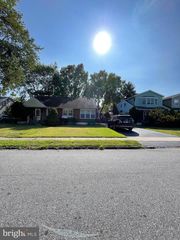 512 ESSEX RD, Norwood, PA 19074