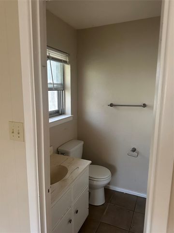 202 S Spencer Street, Mart, TX 76664