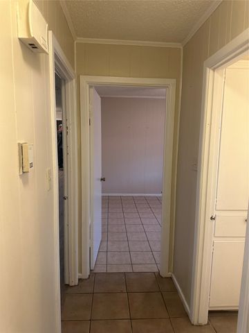 202 S Spencer Street, Mart, TX 76664