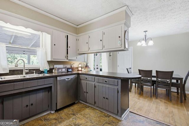 110 Crestmont Drive, Calhoun, GA 30701