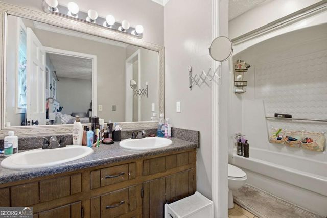 110 Crestmont Drive, Calhoun, GA 30701